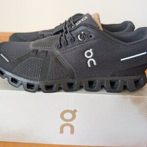 NEW On Womens Cloud 5 All Black Trainers Sneakers 8